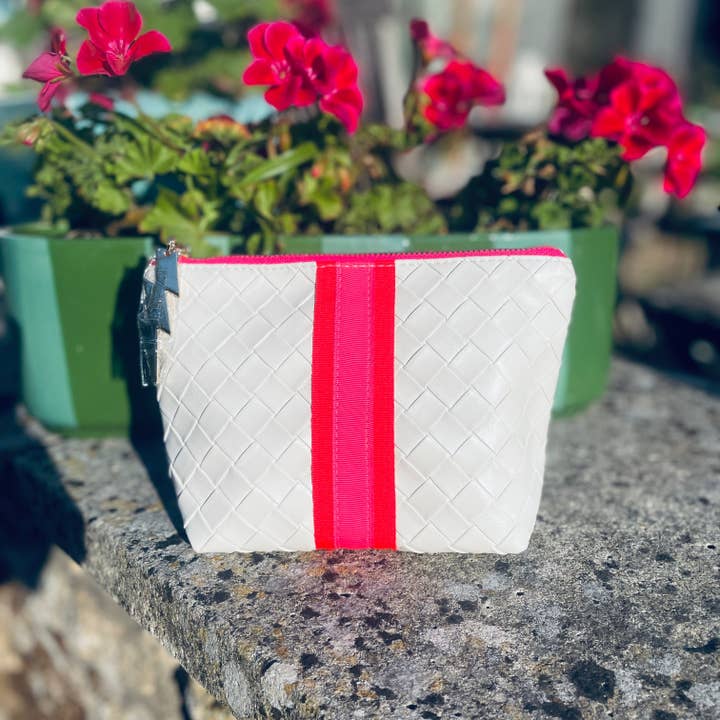 Cockatoo – wholesale Make-up/cosmetic bag – SMALL CREAM WEAVE EFFECT BAG3