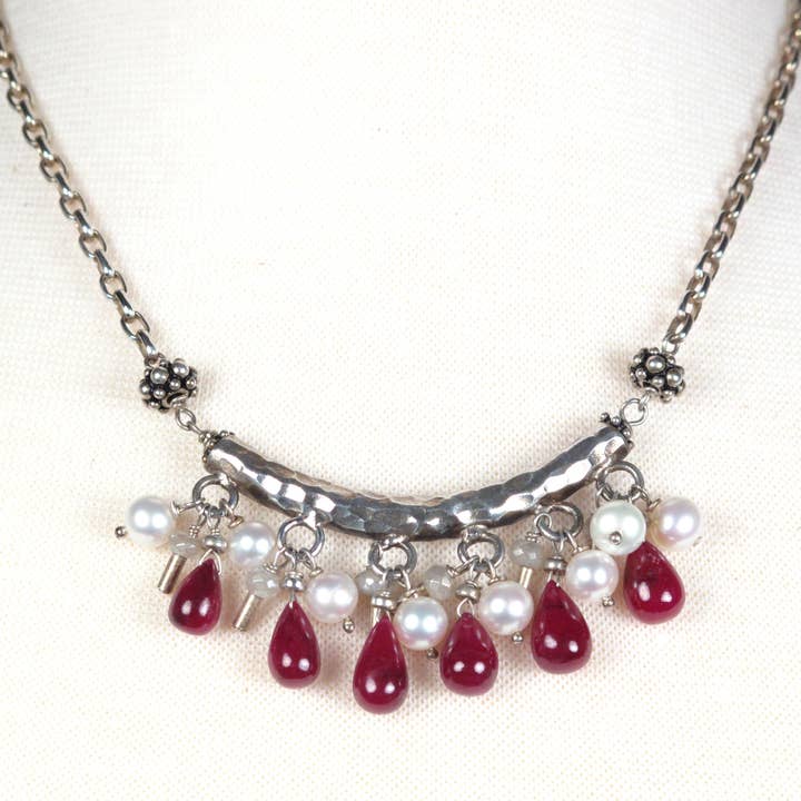 Connecteur en argent sterling avec collier de perles et rubis pour la vente par RitterRoss Designs