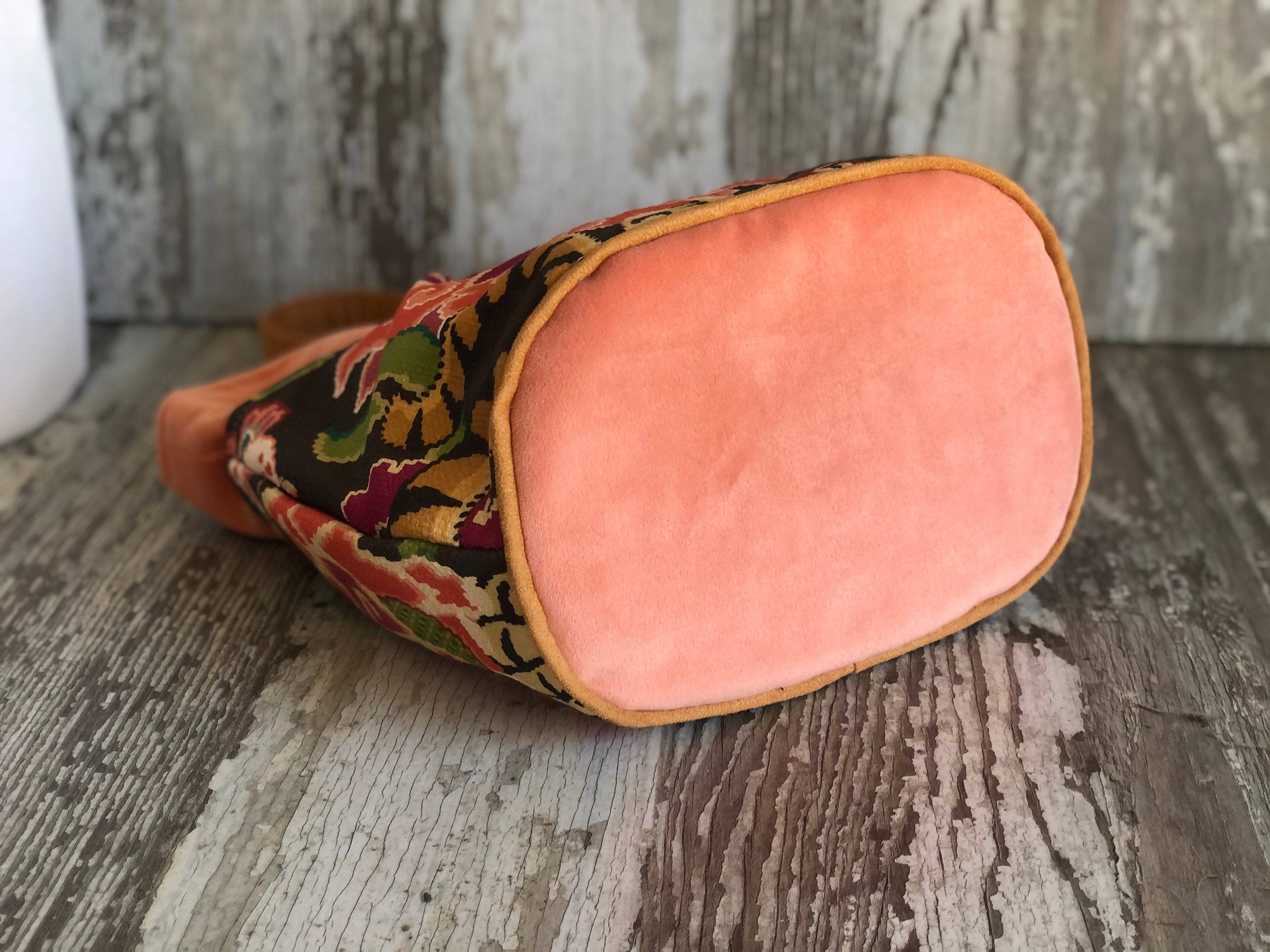 Atenti – wholesale Material för stickning/virkning – Projektväska för stickning och virkade arrangörer: Le Tigre sticknings- och virkarrangörprojektväska, Le Tigre Tall Caddy3