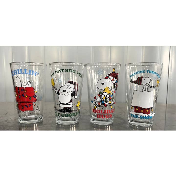 Silver Buffalo - Wholesale Beer Glass/Mug - Peanuts Snoopy Holiday Boxed 4pc 16oz Pint Glass Set1