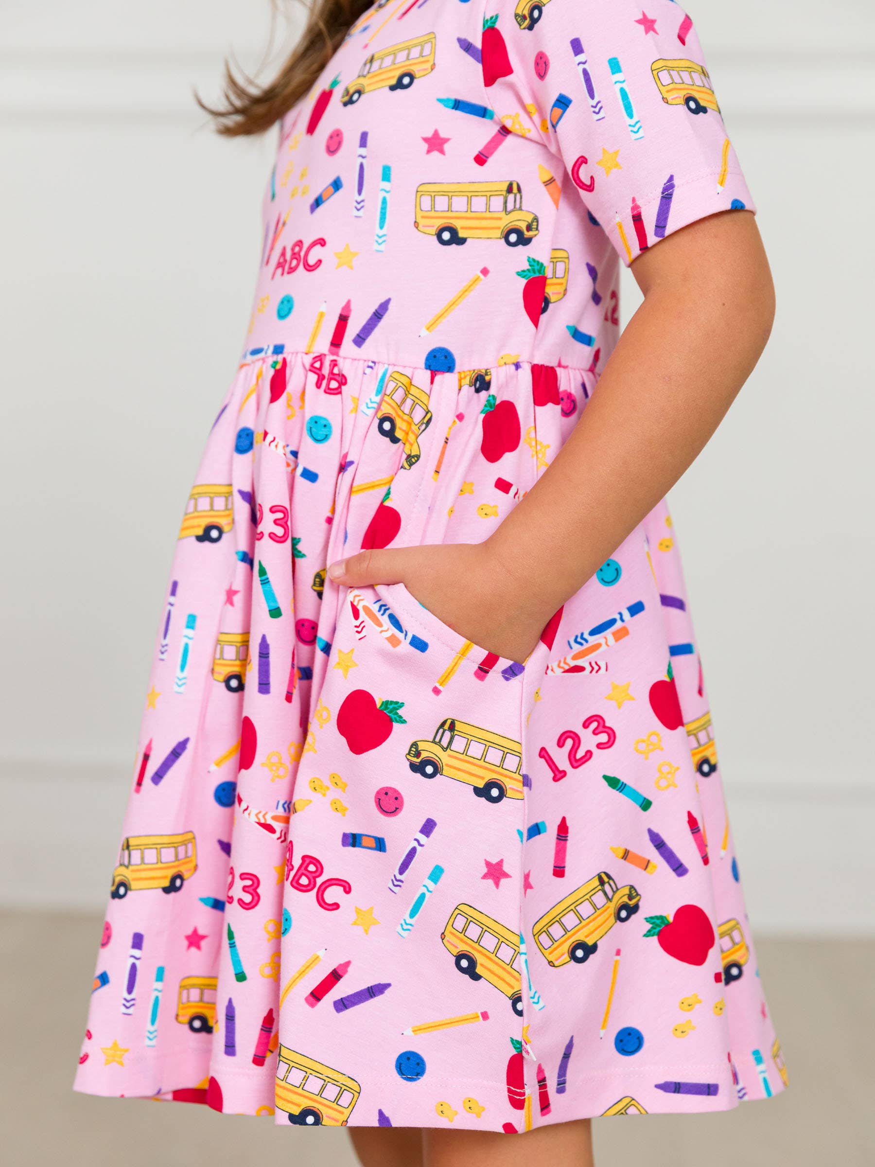 Lyserød Pigers lyserøde skolehus kortærmet strikket snurrekjole for engroshandel på Faire3