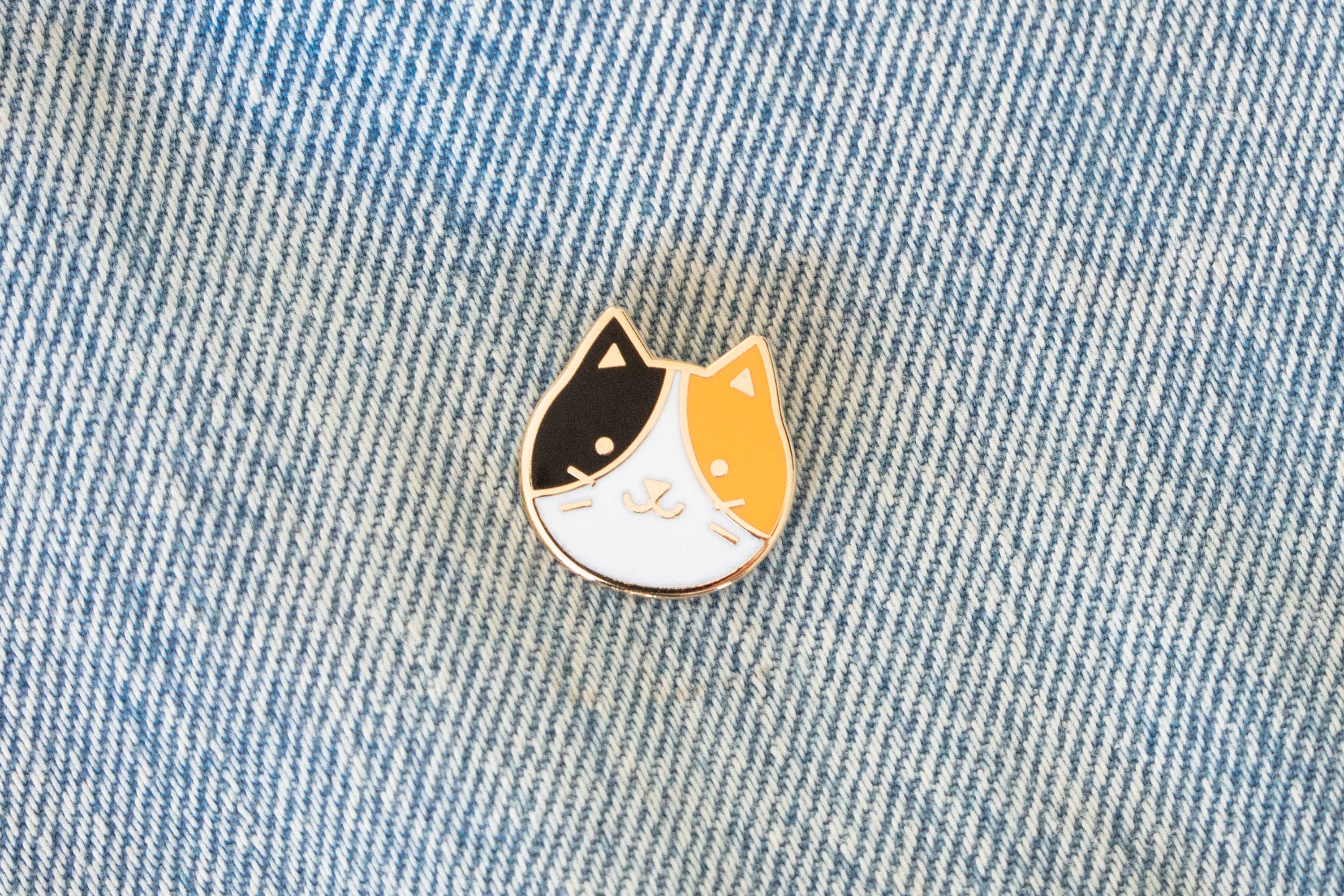 Everyday Olive - Wholesale Lapel Pin/Button - Kitty Pin1
