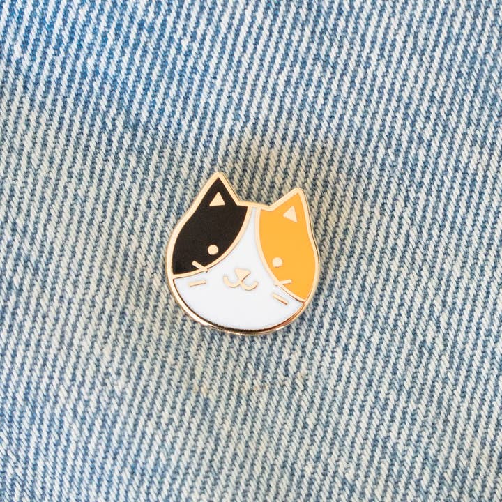 Everyday Olive - Wholesale Lapel Pin/Button - Kitty Pin1