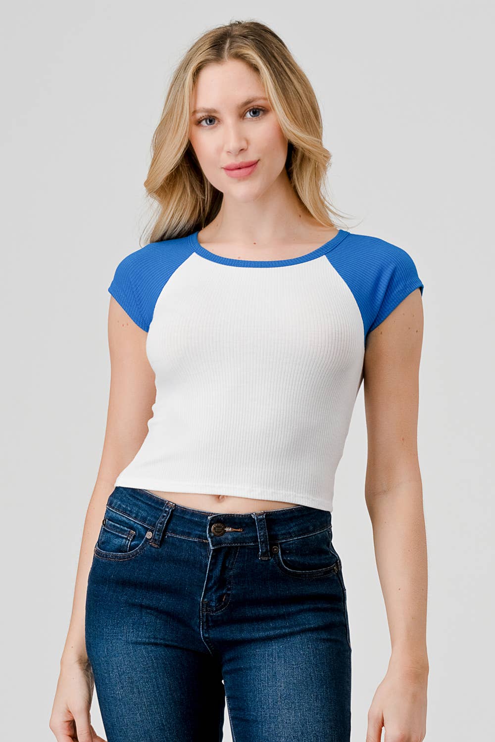 Hashttag - Wholesale T-shirt (Zonder tekening) - Dames - T-SHIRT MET KORTE PASVORM EN RAGLAN-BASEBALL7