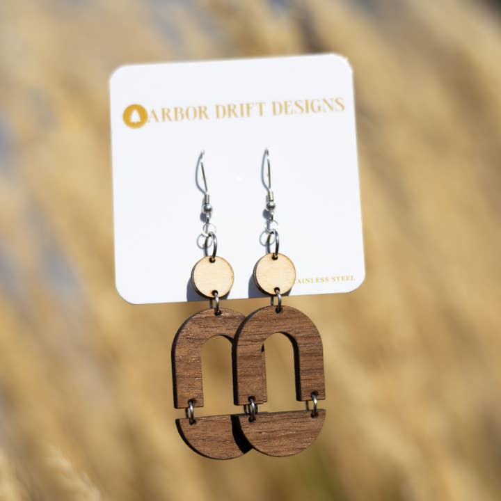 Kreis- und Halbmond-Holzohrringe für den Großhandel von Arbor Drift Designs