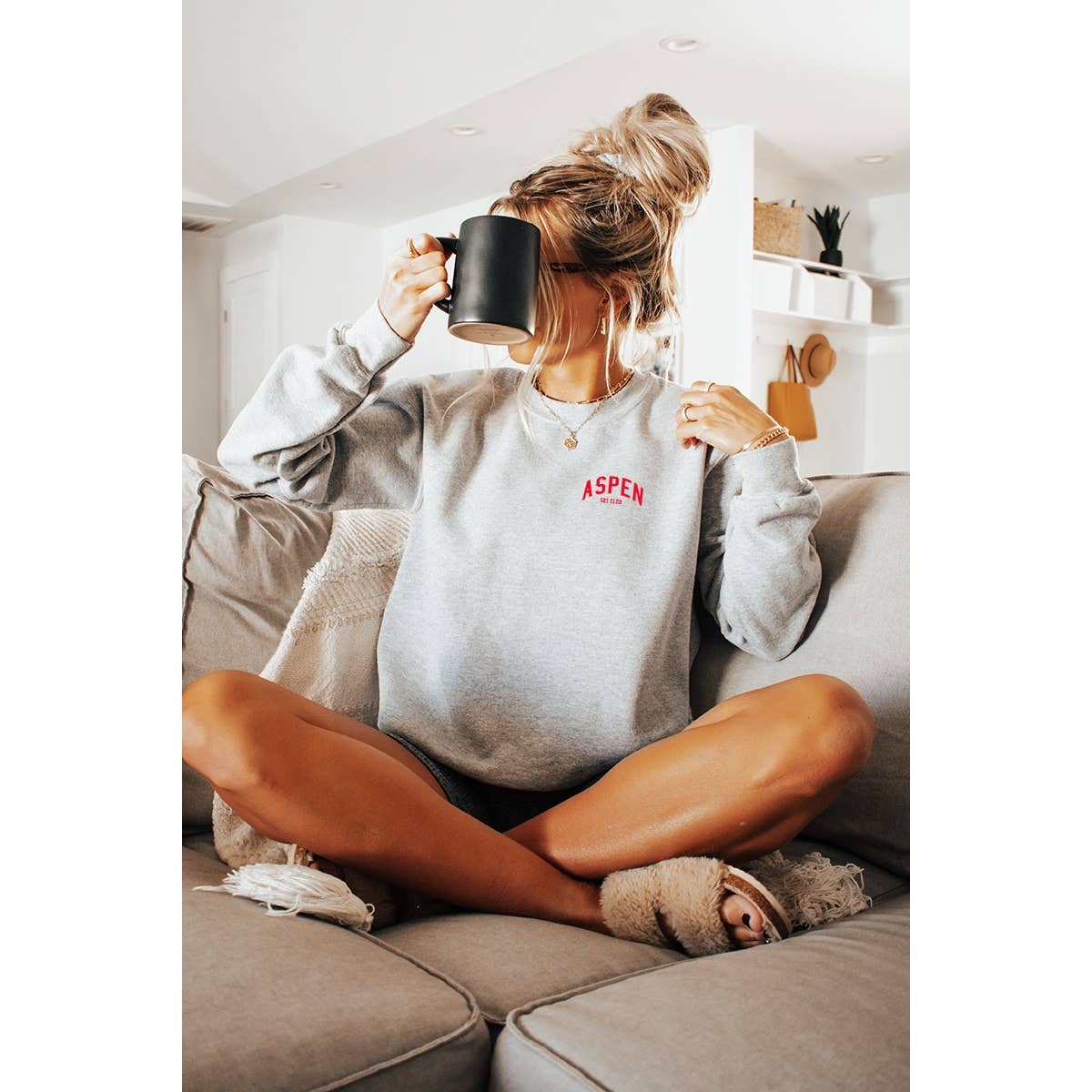 Illustrated Society - Wholesale Sweatshirt - Women's - ASPEN SKI CLUB  GRAPHIC SWEATSHIRTS2