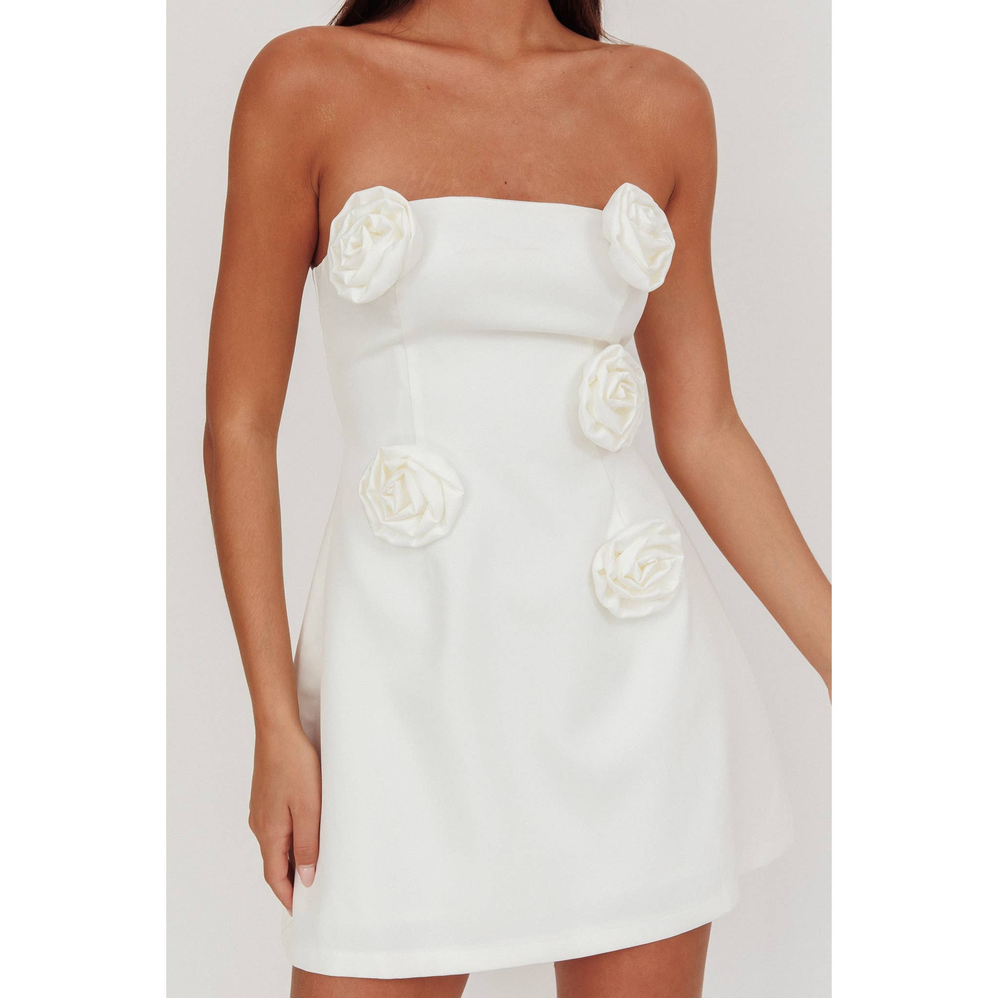 One and Only Collective – wholesale Klänning - Dam – 3D BLOMMIG MINIKLÄNNING / BR0214J6