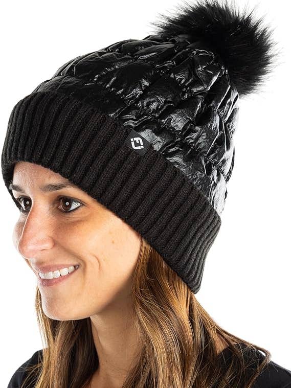 Puffer Pom Mössa I Faux Fur - Svart för wholesale av Funky Junque