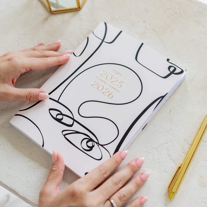 Love & Story Design - Wholesale Planner - Paperback Academic Planner 2025/2026 Minimal Muse1