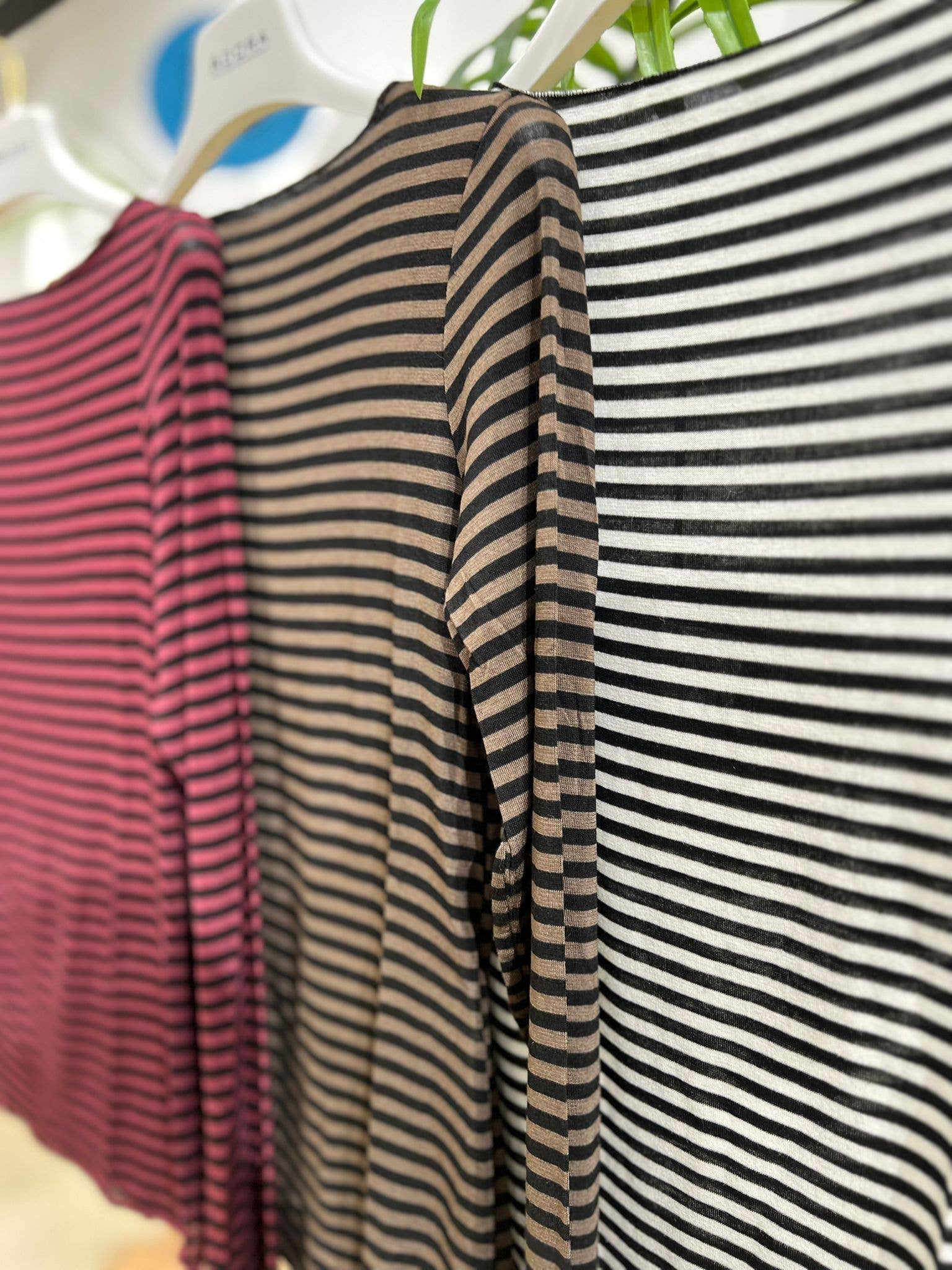 ADORA – Engroshandel Strikket top - Dame – Stribede Trøjer i Cashmere-blanding1