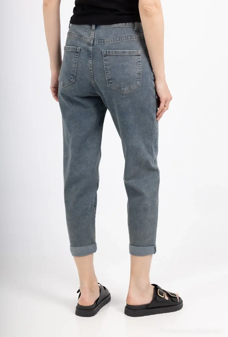 Blue Jean mom vintage wash for wholesale on Faire3