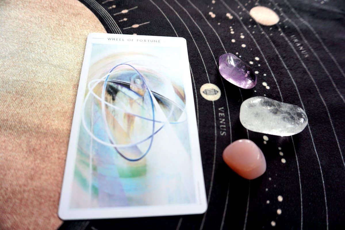 Hidden Crystal Tarot - Wholesale Tarot Cards - Solar System Tarot Cloth5