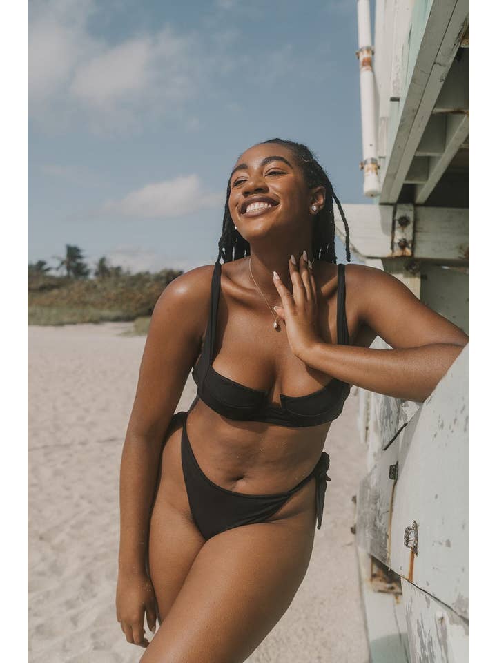 Pure Bliss Bikinis – wholesale Swim top – Women's – Underwire BIkini Top - Black Rib