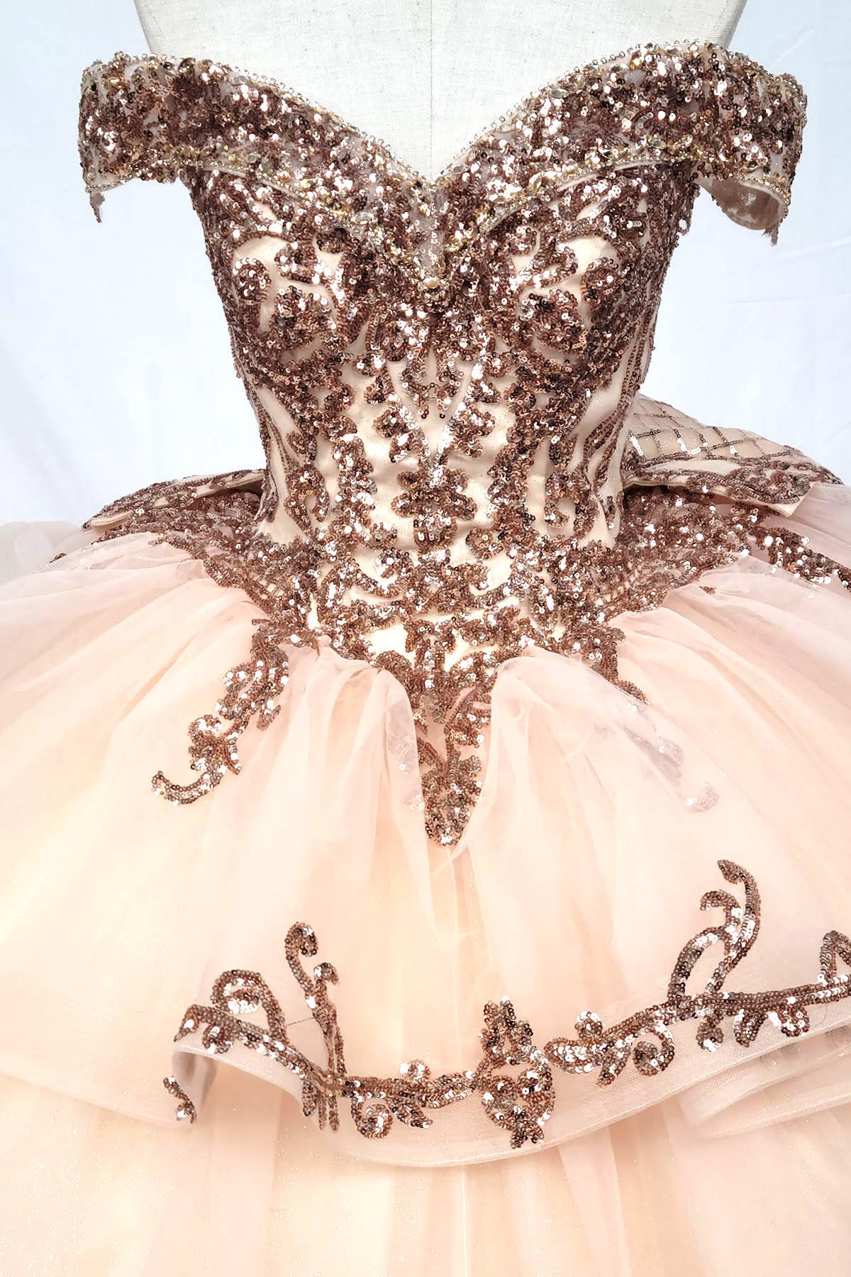 Chicas - Wholesale Dress - Women's - Multilayered Quince Dress With Bow and Sequins CHF306317