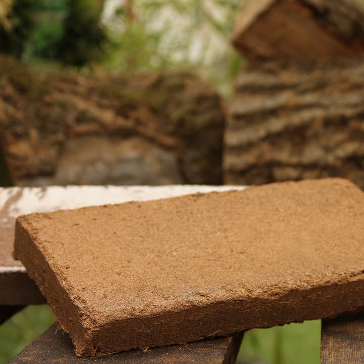 CoirProducts.co.uk of Salike Limited - Wholesale Planting/potting soil - Coco Peat - Coirproducts (cpuk) 300g Coco Peat Bricks1