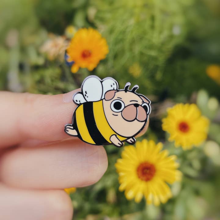 Noristudio - Wholesale Lapel Pin/Button - Black Nickel Plated Pug Bee Enamel Pin