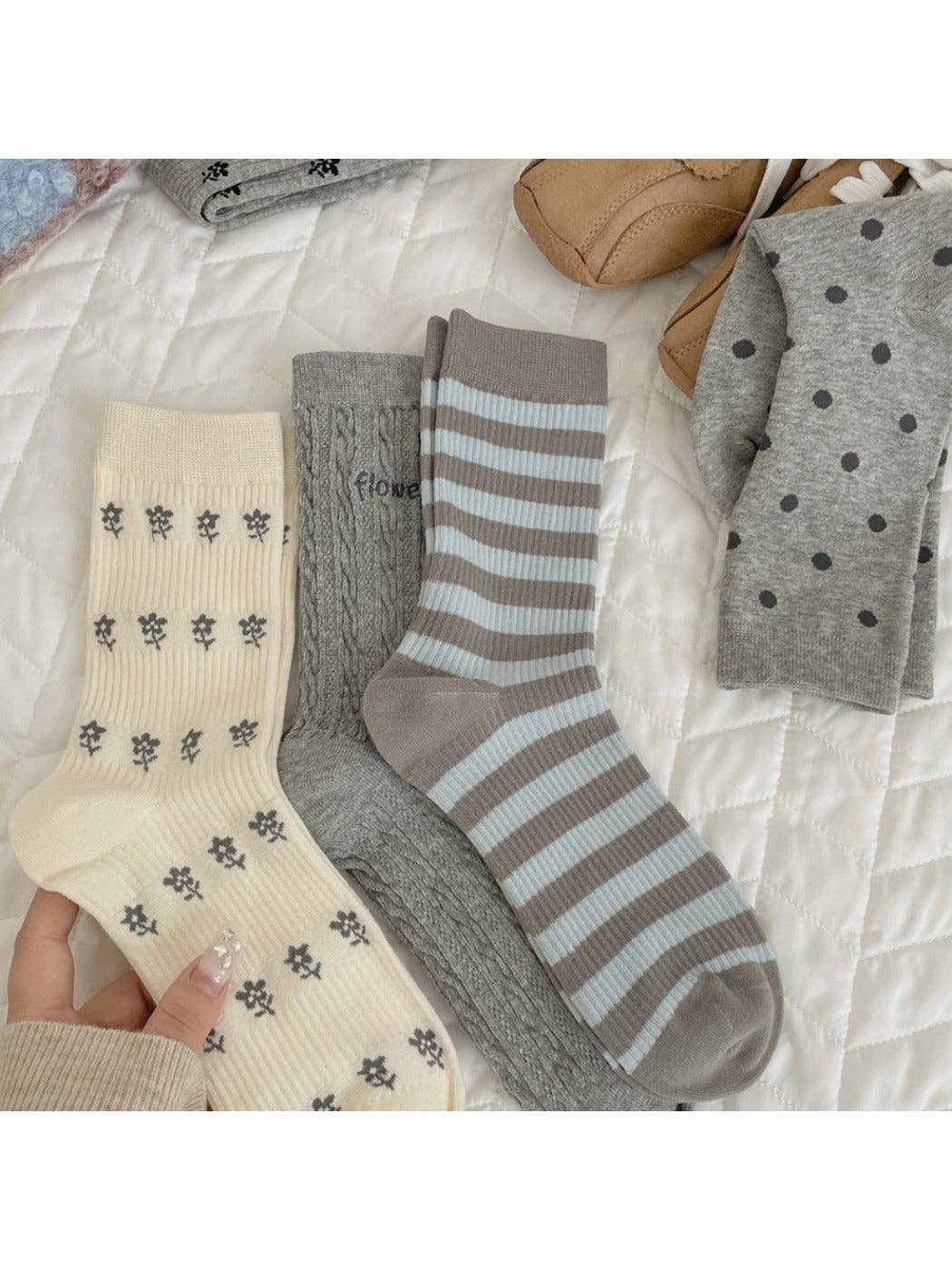 Funkyrel® Atzbranding Limited - Wholesale Socks - Women's - Rufia - Gray Floral Bow Mid-Calf Socks for Women9