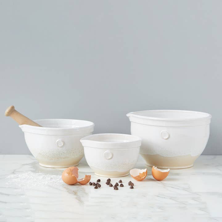 etúHOME - Wholesale Mixing Bowl - White Artisanal Handthrown Ceramic Mixing Bowl with Spout