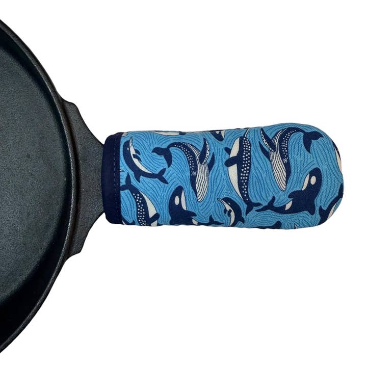 Ocean Crew Cast Iron Handle Mitt for wholesale by Collisionware