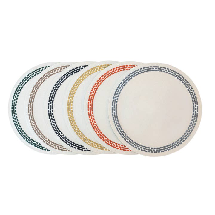 Placement à Mykonos avec tissage en cuir pour la vente par Bold Decor