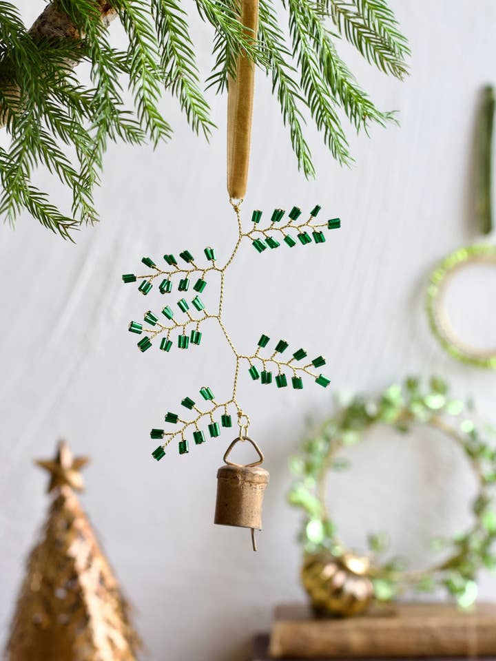 Cloche avec perles vertes WD33 pour la vente par De Weldaad Authentic Interior