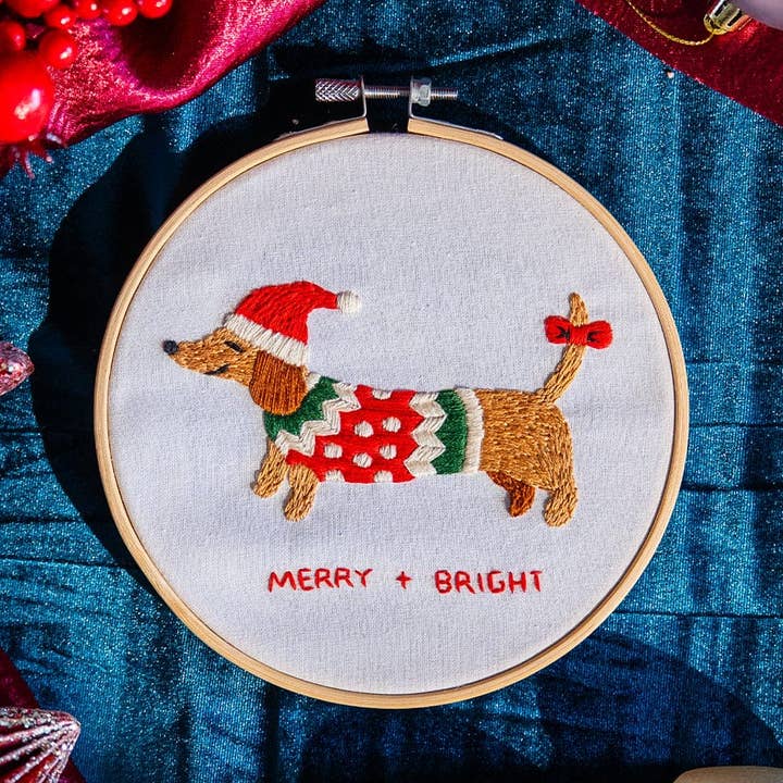 SANTA'S LITTLE HELPER - Christmas Embroidery Kit for wholesale by Craft Club