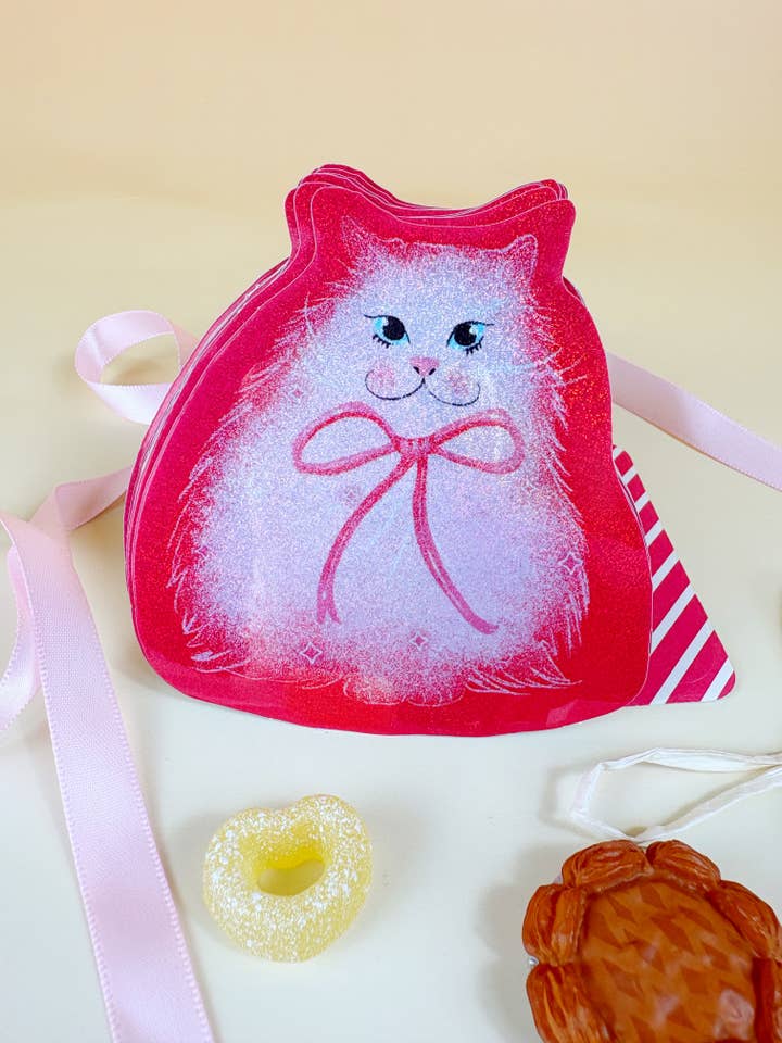 Adesivo Gatto Bianco Soffice e Brillante per la vendita all'ingrosso da parte di The Wednesday Co