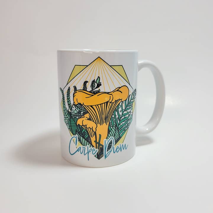 Mushroom Marauder - Wholesale Koffiemok - Carpe Diem Cantharelle | Mushroom mok | Mushroom artwork on