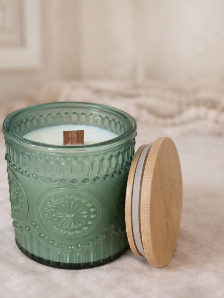 Bougie vintage en verre vert pour la vente par 4S Candle Co