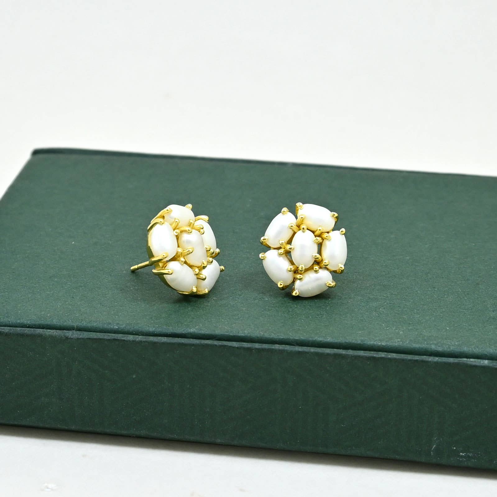 Schmuckoo Berlin - Wholesale Stud/Post Earrings - Briony Stud Earring Gold Plated - Natural Pearl3