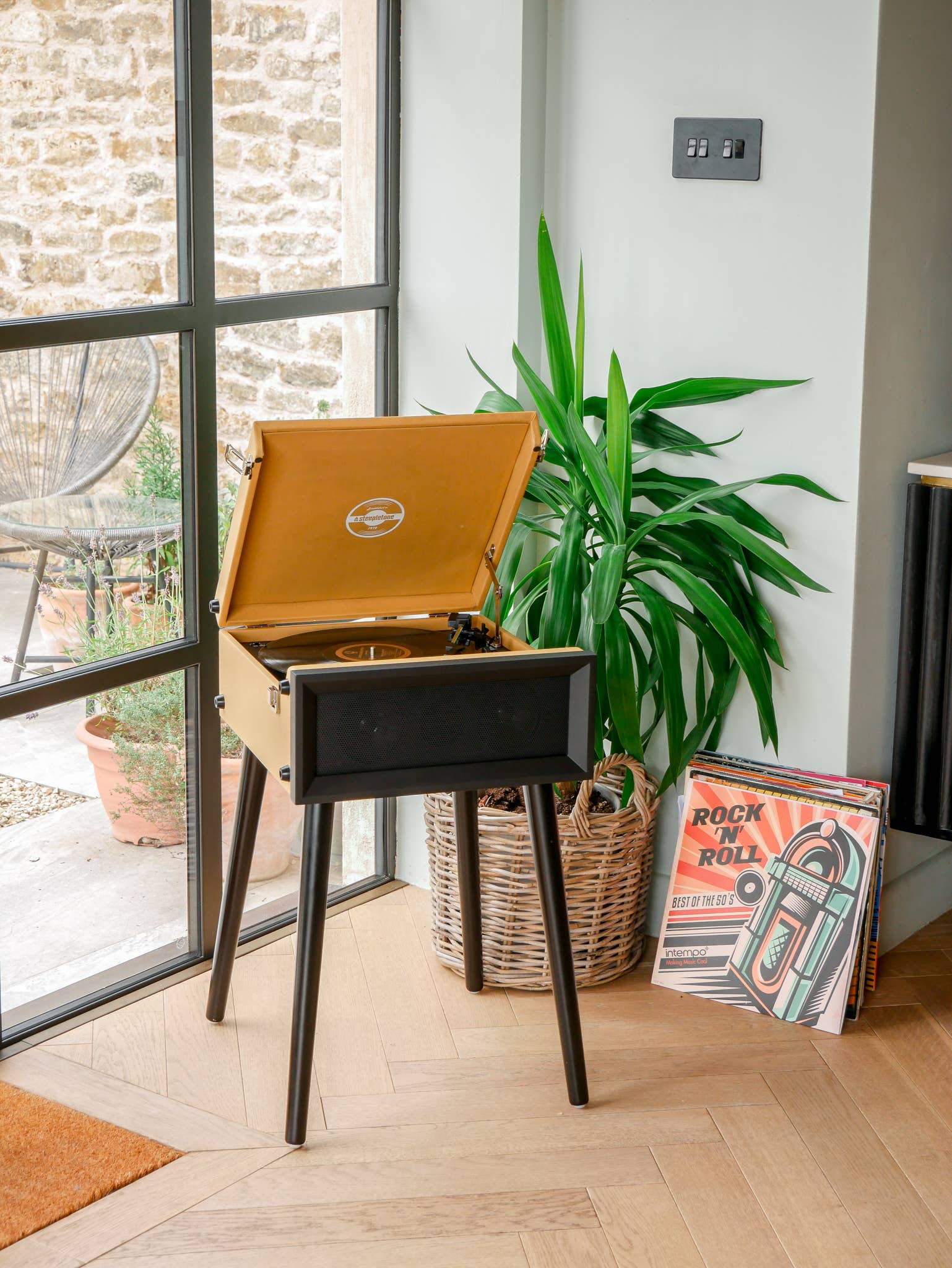 Steepletone UK Ltd - Wholesale Speakers - Retro Record Player on Legs - With Bluetooth and Radio8