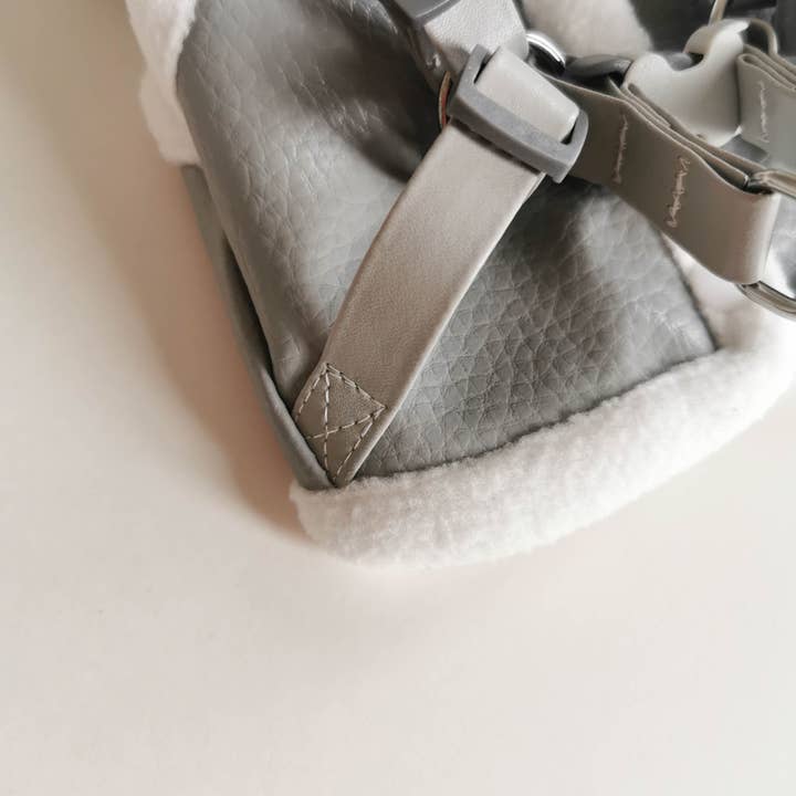 Channyfinds - Venta al por mayor Arnés - Perros - Chaleco con arnés de piel sintética para mascotas de moda5