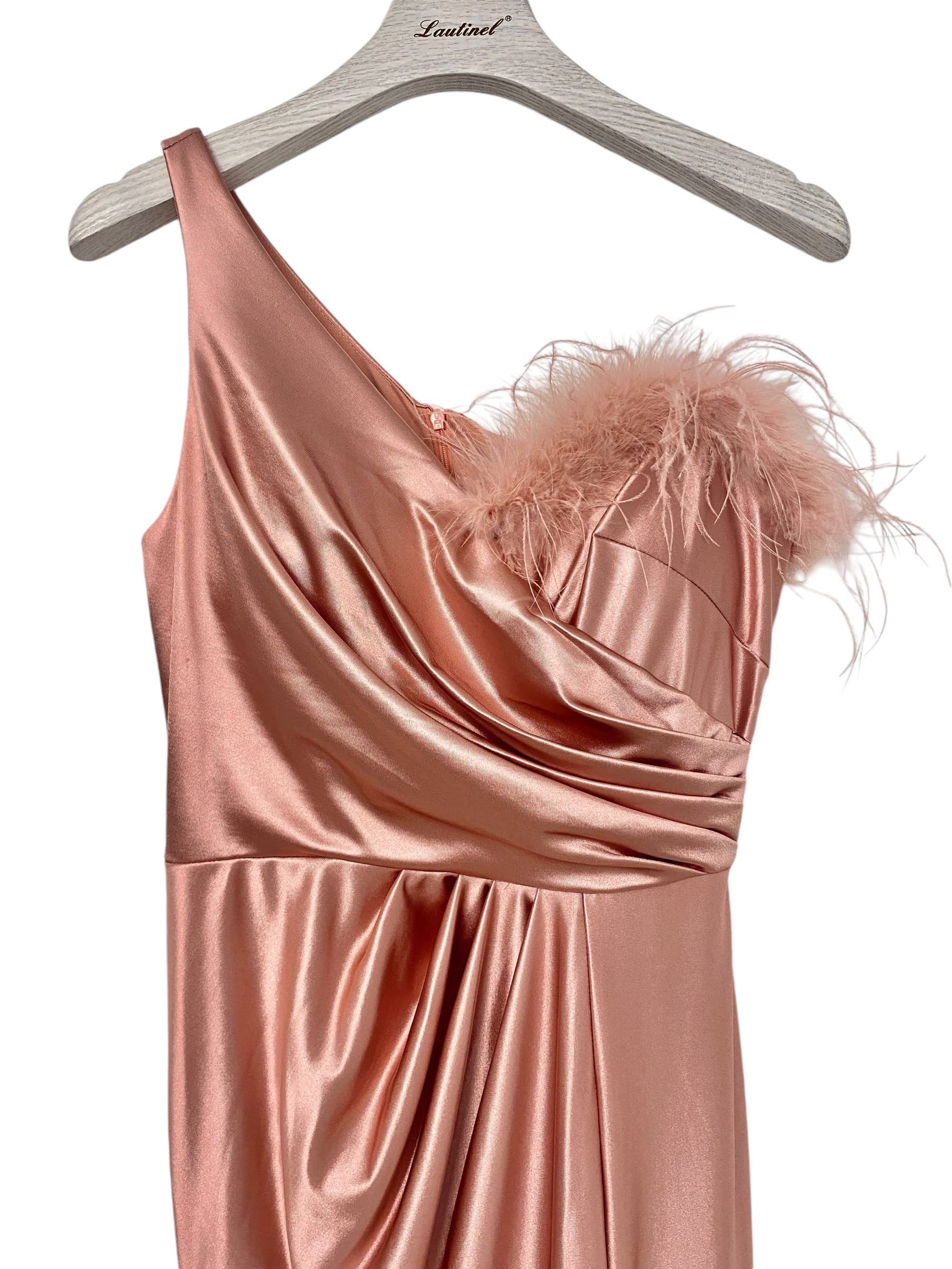 Lautinel - Vendita all'ingrosso Abito da sera - Donna - Vestito da sera asimmetrico con spacco e piume R18819