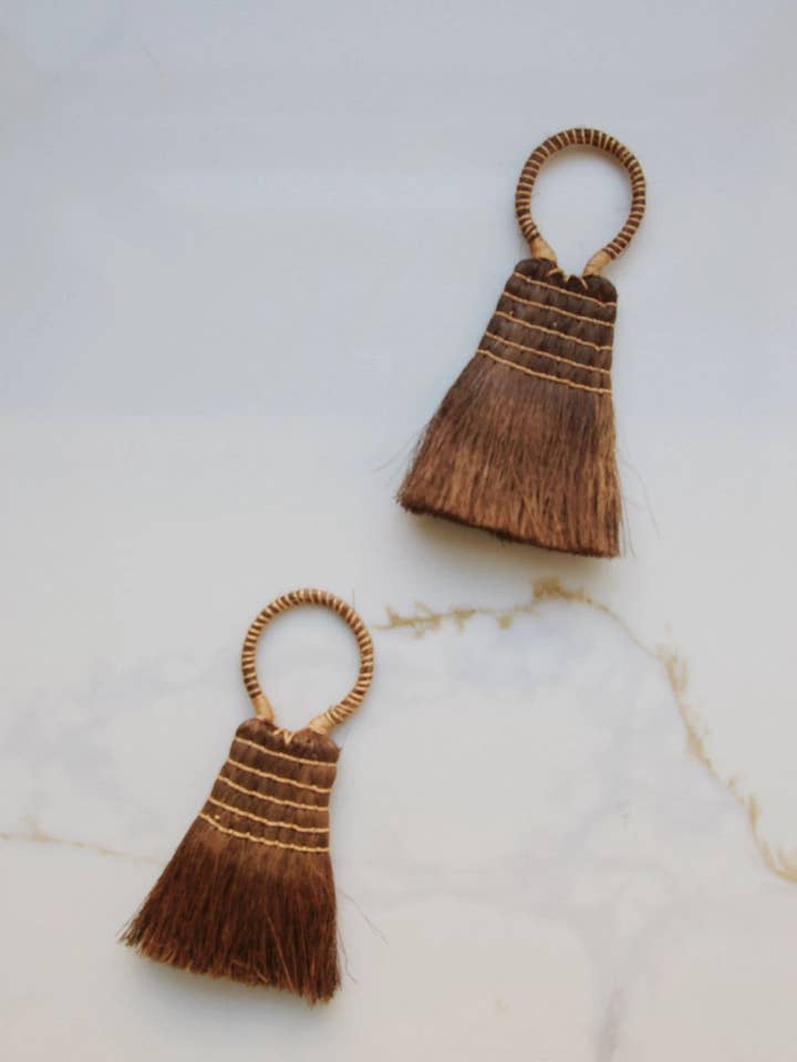 Mini Palm Fiber Brush with Handle for wholesale by Fodory
