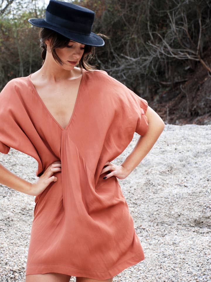 Abito corto Petra per la vendita all'ingrosso da parte di URBANOID