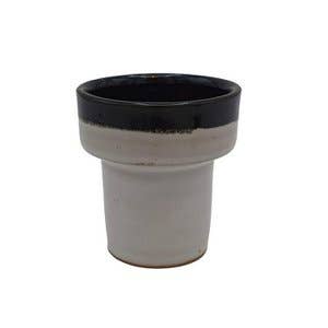 Cup-lysestager-Pot Tall 2Tone Hvid m/Sort kant 200-043 for engroshandel hos ANNA NERA