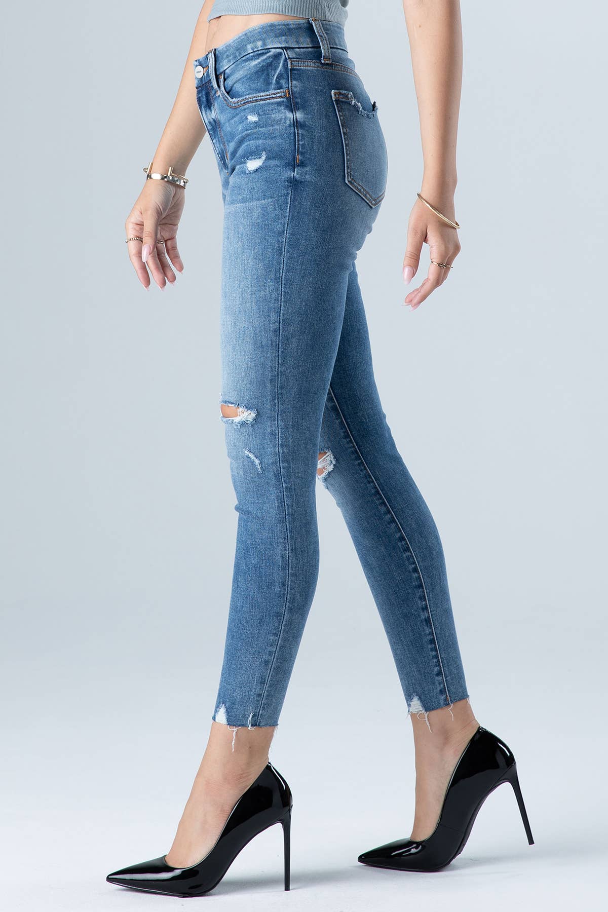 Ceros Jeans – Großhandel Jeans – Damen – Damen Jeans aus mittelhohem Bund, mittelhoher Bund2