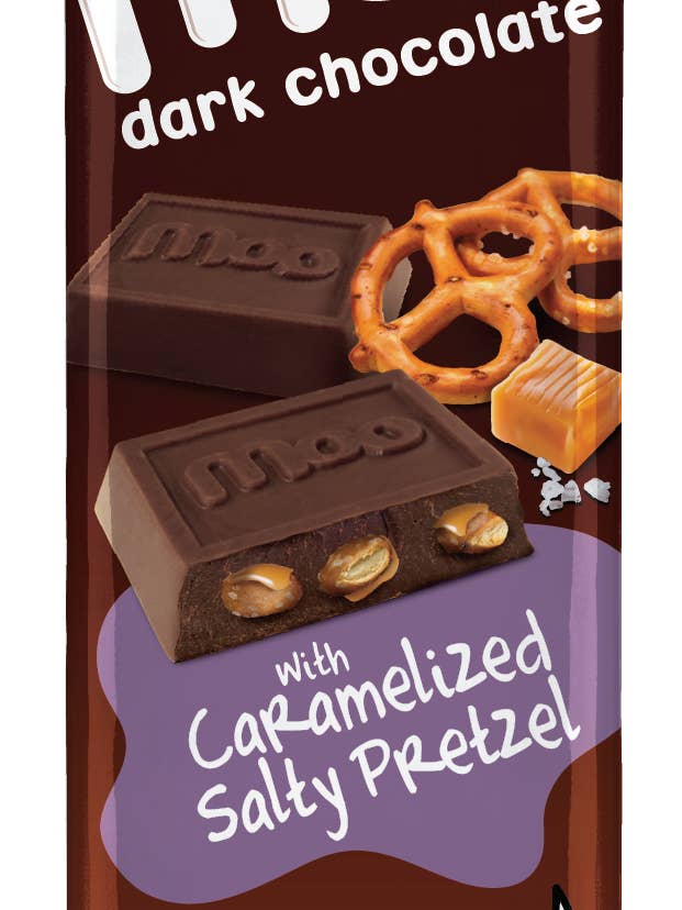 Grande barre de bretzel salé caramélisé au chocolat noir naturel, pour la vente par MOO Organic Chocolates