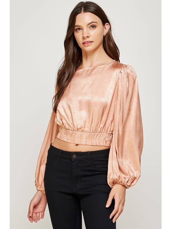 Strut & Bolt – Großhandel Bluse – Damen – Rückenfreie Jacquard-Satinbluse mit offenem Rücken7