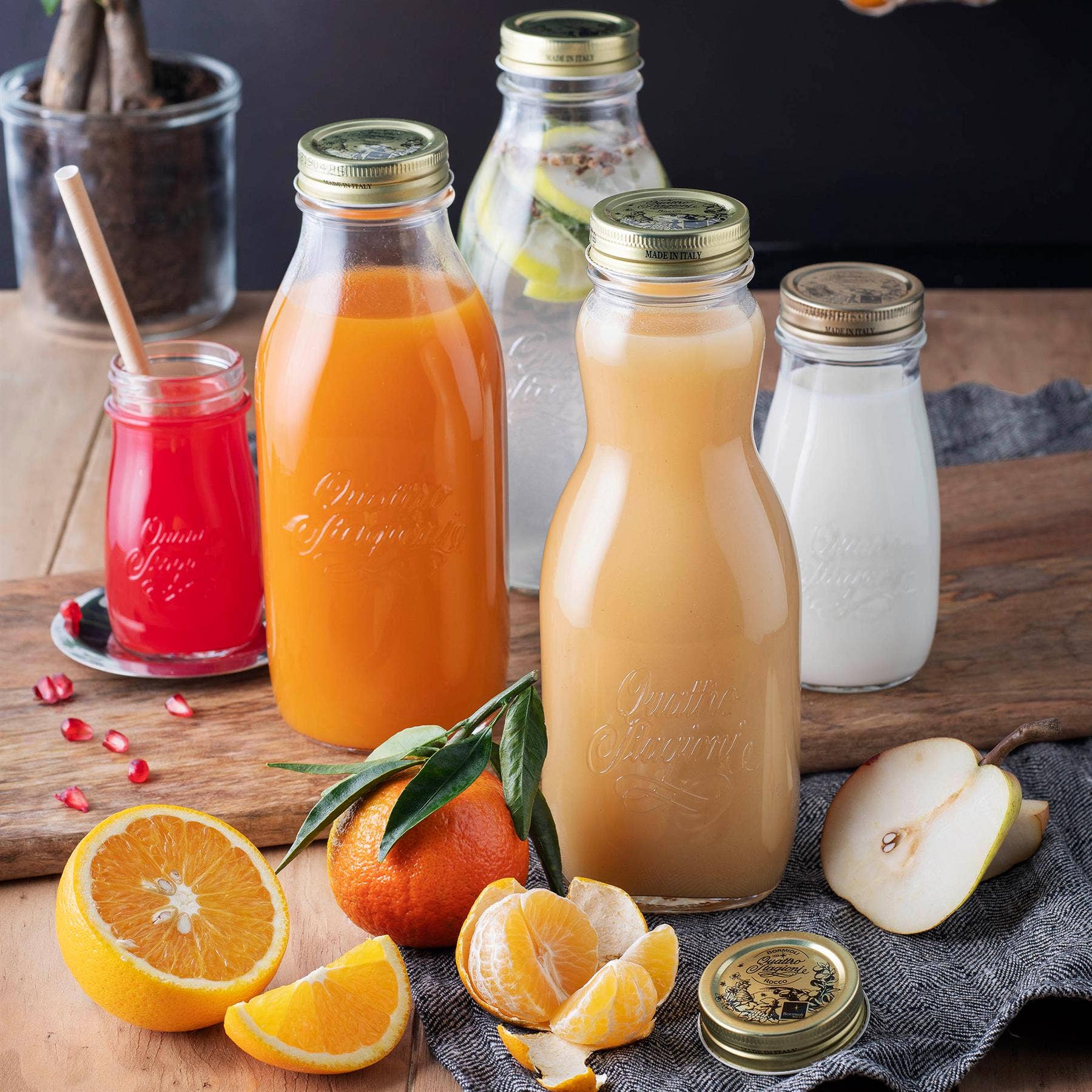 Rinkit Ltd – wholesale Milk/juice bottle – 1L Quattro Stagioni Glass Juice Bottle with Screw Top Lid2