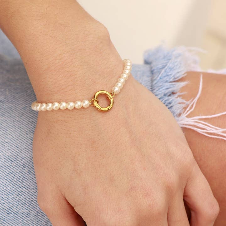 WJW - Wholesale Charm/Dangle Bracelet - Beaded Pearl Bracelet & Charm Keeper