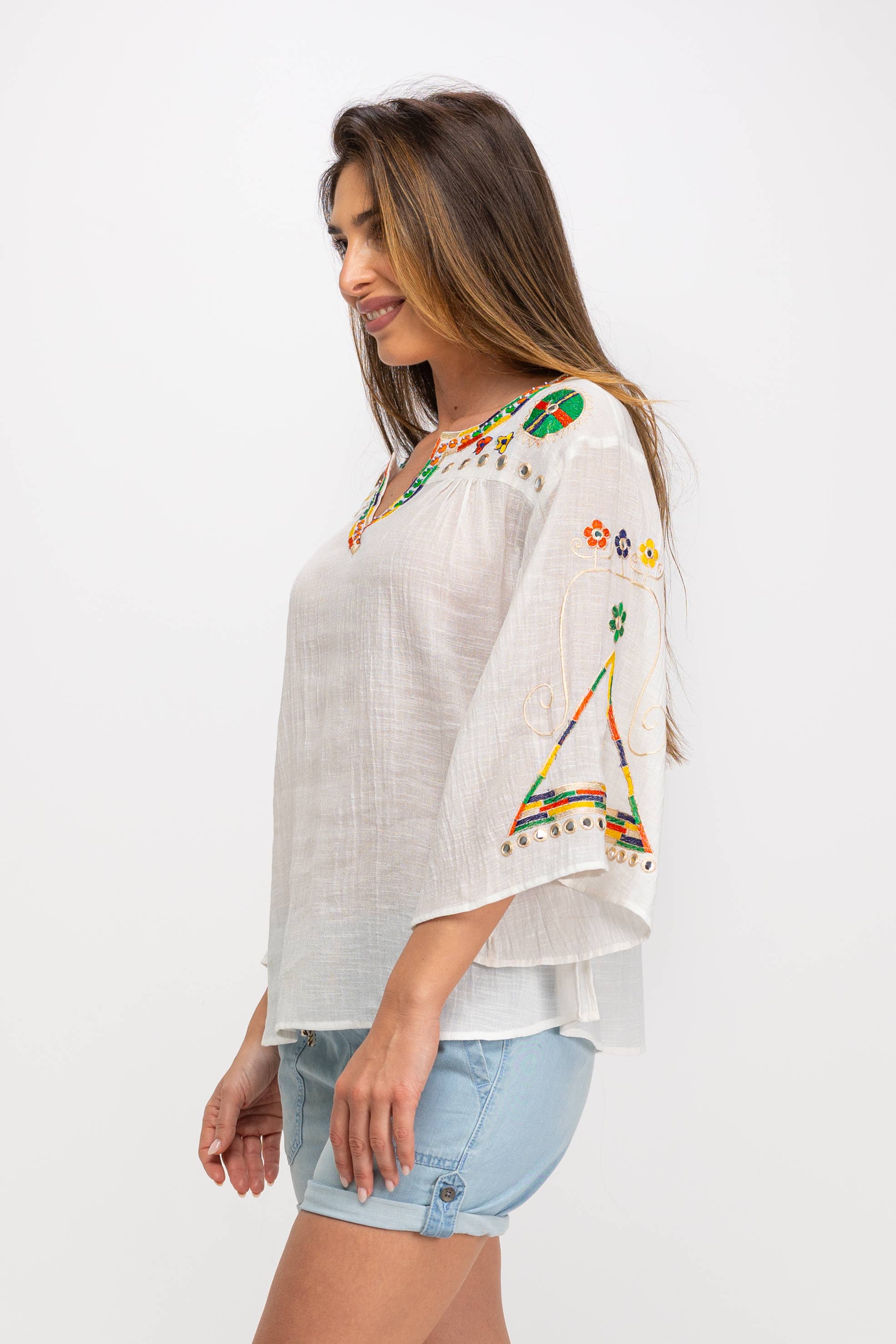 Peace & Love (CALAO IMPORT EXPORT S.L.) - Wholesale Blouse - Women's - PLAIN EMBROIDERED BLOUSE PR9011B4
