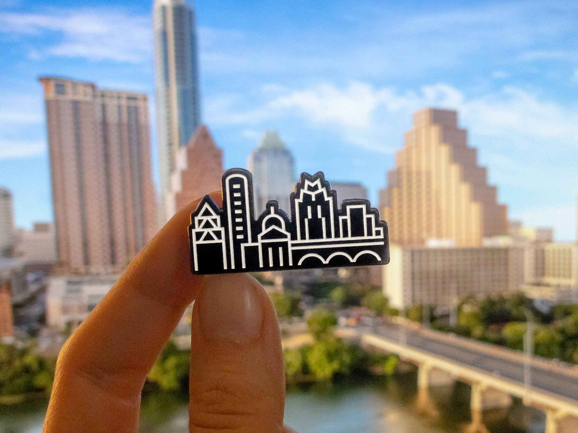 ROBNKO - Wholesale Lapel Pin/Button - Austin Texas Skyline Pin1