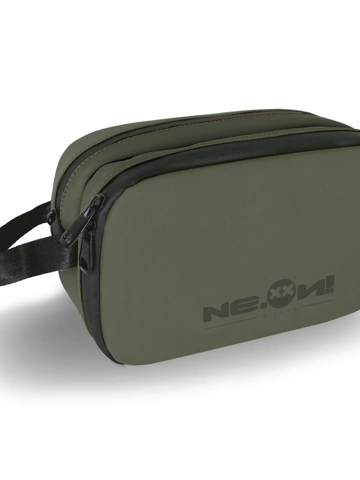 Beauty case with zip, green, 100% WATERPROOF 💦 for wholesale by Ne.on! Milano