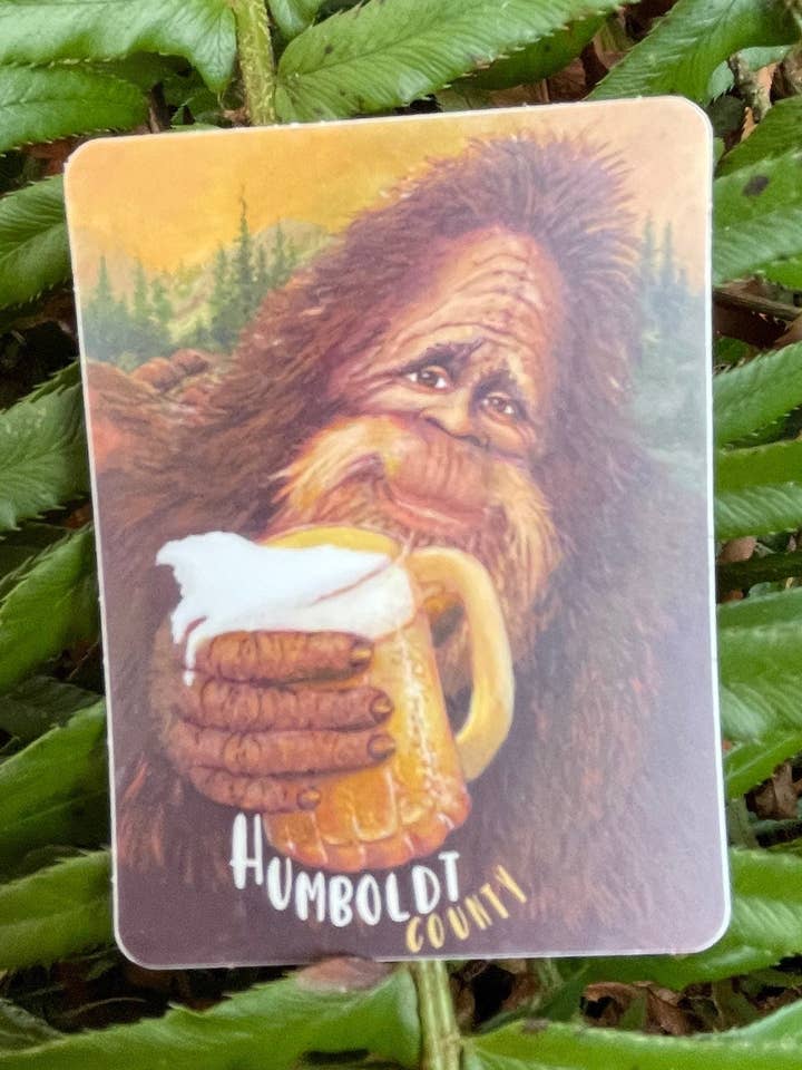 Autocollant pour bière Humboldt Bigfoot pour la vente par Coastal Haze Designs