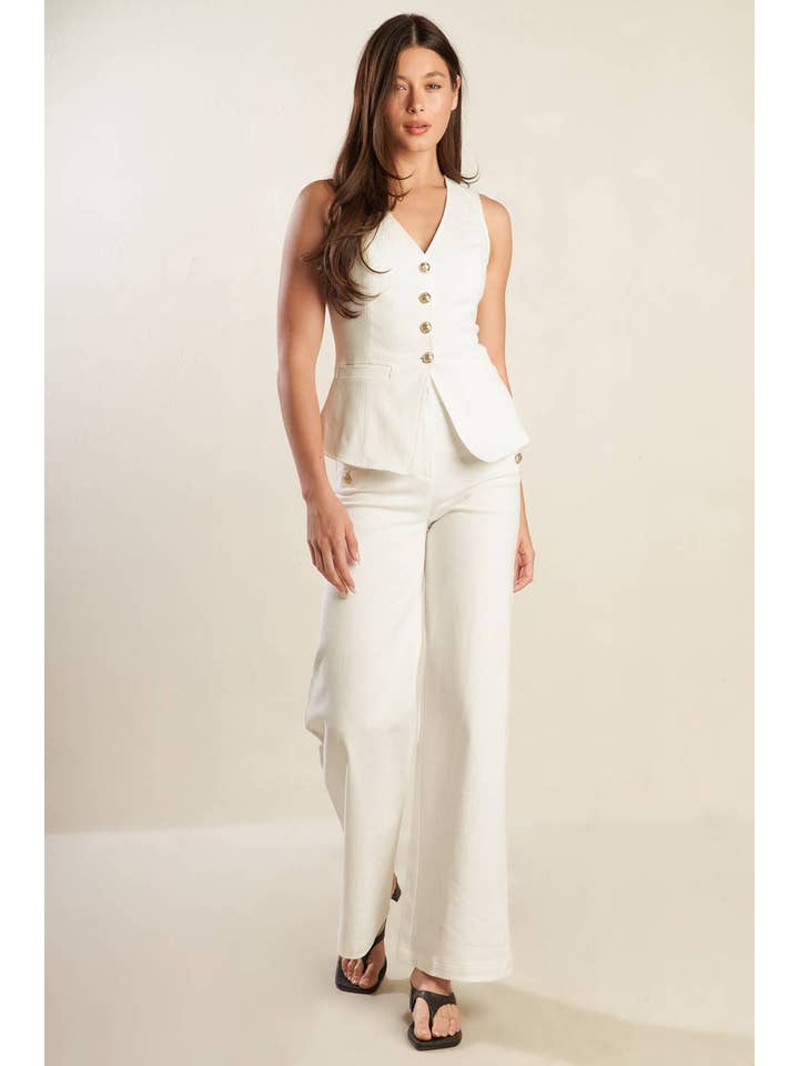 White A solid woven vest - FJ1163 for wholesale on Faire