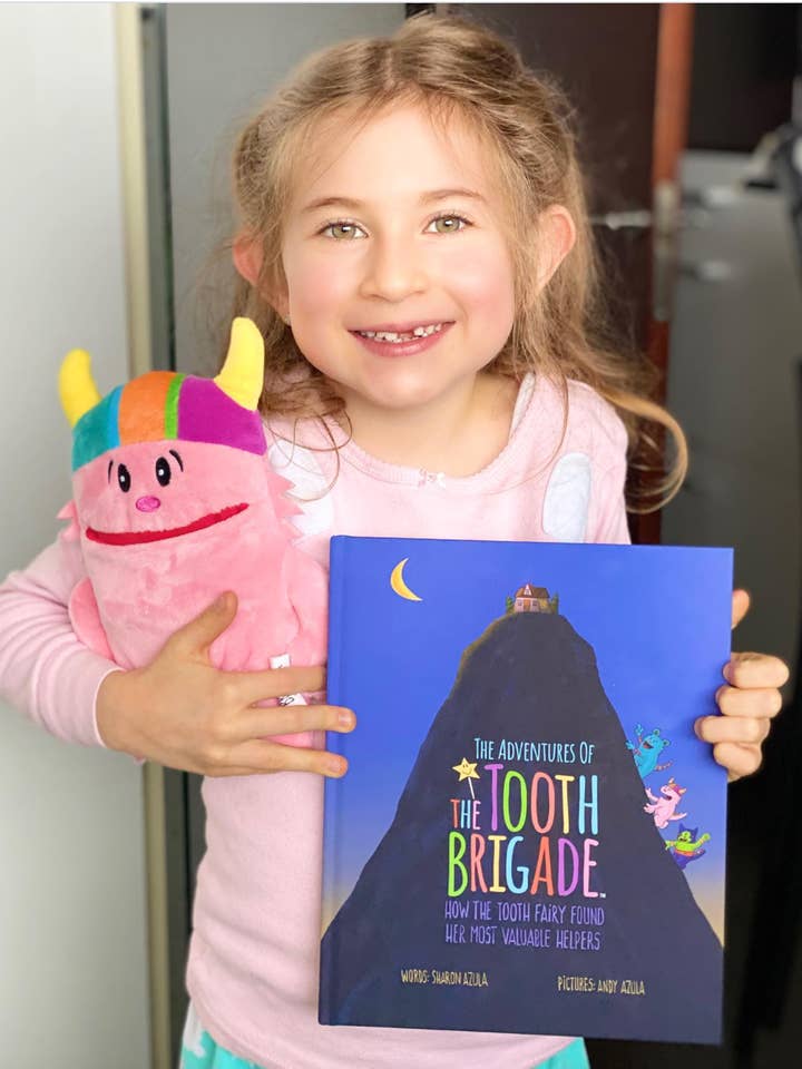 Coffret cadeau Oreiller et Livre de la Petite Souris Monstre Rose Ollie pour la vente par The Tooth Brigade