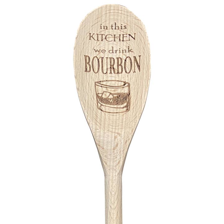 Dans cette cuisine, nous buvons une cuillère en bois de bourbon pour la vente par Layne Wilson
