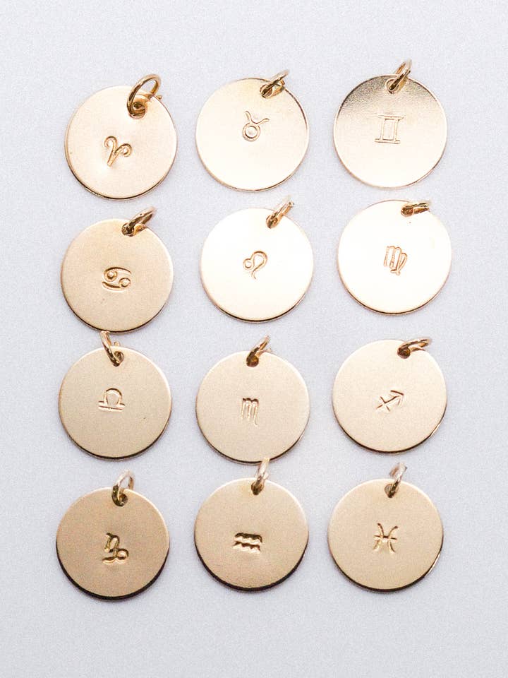 Pendentif Cercle du Zodiaque, Or, Rose ou Argent pour la vente par Hannah Naomi