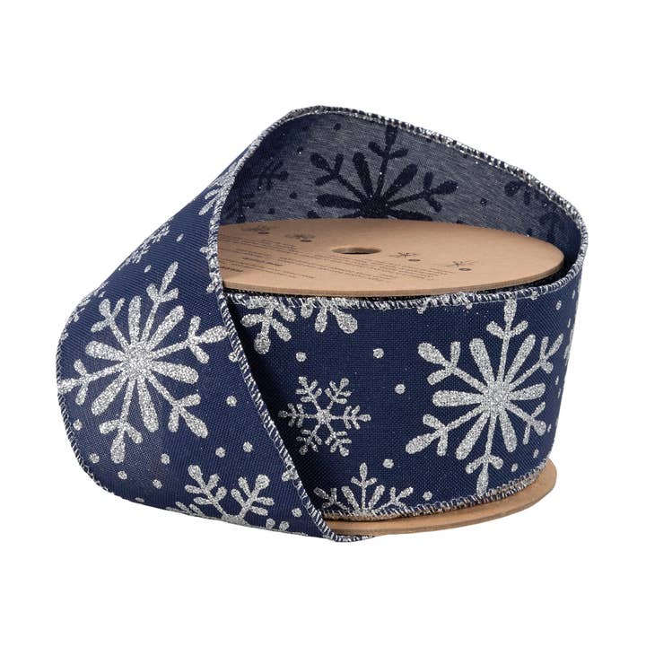 2 1/2" Faux Linnedræt Bånd med Tråd | Blå med Sølvglitter Snefnug | 25 Yard Rulle for engroshandel hos LA Ribbons Wholesale